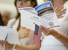 Chính quyền Trump gia tăng tước quốc tịch một số công dân Mỹ