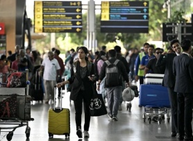 Làn sóng hủy lịch visa Mỹ đẩy nhiều chuyên gia vào ngõ cụt