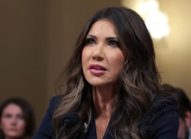 Mỹ tăng gấp ba tiền hỗ trợ cho người nhập cư tự trục xuất