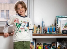 Bố mẹ cho con 7 tuổi du lịch qua 7 châu lục