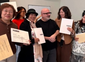 Những U70 chi hàng nghìn USD đi du học