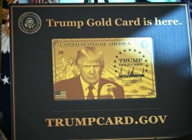 Nhiều luật sư cho giới siêu giàu 'quay lưng' với tấm thẻ vàng của ông Trump