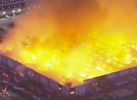 Cháy kho giấy vệ sinh phục vụ 50 triệu người ở California