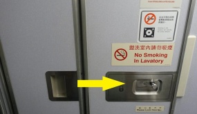 Những vật dụng bẩn nhất trên máy bay có thể bạn chưa biết