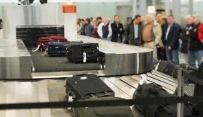 Bí quyết để hành lý của bạn được đưa ra băng chuyền đầu tiên sau khi hạ cánh