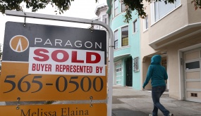 Nhiều người Mỹ ‘phiền muộn’ vì mức lương không đủ mua nhà