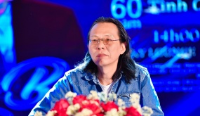 Nhạc sĩ Nguyễn Quang cho biết, nhạc sĩ Ngô Thụy Miên ở tuổi 75 có cuộc sống êm đềm, khép kín tại Mỹ.