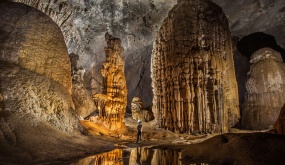 Việt Nam sở hữu hang động 3 triệu năm tuổi, đủ chứa tòa nhà chọc trời 40 tầng của Mỹ: Báo chí phương Tây trầm trồ!