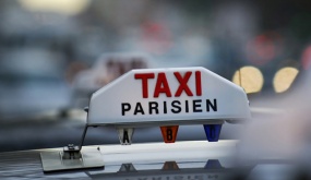 Trải nghiệm bị lừa phí taxi đắt 6 lần ở Paris