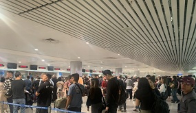 Có autogate, người dân vẫn phải xếp hàng dài chờ nhập cảnh sân bay Tân Sơn Nhất