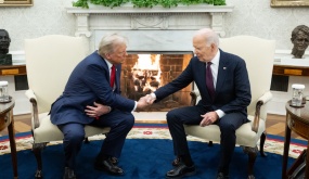 Thông điệp từ cuộc gặp bên lò sưởi của ông Trump - ông Biden