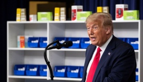 Ông Trump ký sắc lệnh giúp giảm giá thuốc tại Mỹ đến 90%