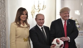 Ông Trump kể câu đùa của ông Putin về phu nhân Melania