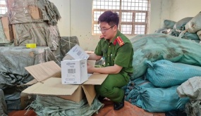 Nóng: Triệt phá đường dây buôn bán dầu gội, kem đánh răng giả quy mô lớn ở Nghệ An