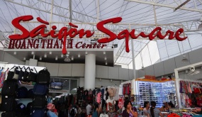 Hàng nghìn sản phẩm ở Saigon Square nghi giả mạo Rolex, Louis Vuitton, Gucci