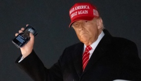 Hình nền điện thoại của ông Trump gây chú ý