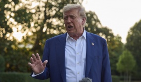 Ông Trump nổi giận, cáo buộc Israel và Iran vi phạm lệnh ngừng bắn
