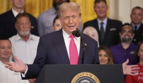 Ông Trump kể cuộc trò chuyện 'huyền thoại' với nữ bồi bàn