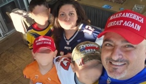 Người phụ nữ 'ủng hộ ông Trump hết lòng' dù đối mặt nguy cơ trục xuất