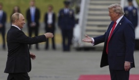Màn chào đón nồng nhiệt ông Trump dành cho ông Putin tại Alaska