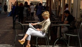 Những cô gái từ bỏ 'nữ cường' để sống như ốc sên