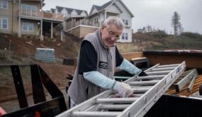 Bi kịch không thể nghỉ hưu của người cao tuổi Mỹ