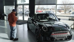 Người Mỹ chùn tay khi giá ôtô tăng cao