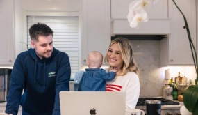 Phụ nữ Mỹ từ chối thăng tiến để sinh con sớm