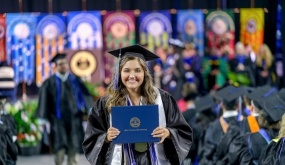 Người Mỹ vỡ mộng với bằng đại học