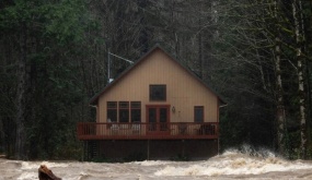 Hàng trăm nghìn người Mỹ sơ tán vì nguy cơ lũ lụt lịch sử