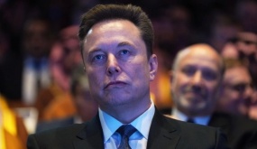 Elon Musk trở thành người đầu tiên trên thế giới có 700 tỷ USD