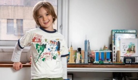 Bố mẹ cho con 7 tuổi du lịch qua 7 châu lục