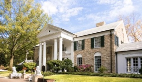 Người Mỹ cô đơn trong những ngôi nhà rộng