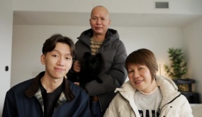 Lời hứa giúp bố mẹ nghỉ hưu sớm của chàng trai gốc Việt