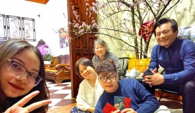 Tết nhắc nhở người trẻ 'trước khi bước ra thế giới rộng lớn, hãy học cách quay về'