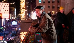 'Vua pháo giấy' và bí mật đêm giao thừa Quảng trường Thời đại