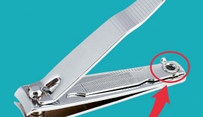 Bí ẩn chiếc lỗ nhỏ trên đồ bấm móng tay