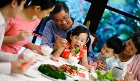 Có thật ở Mỹ Việt Kiều không có bữa cơm gia đình?