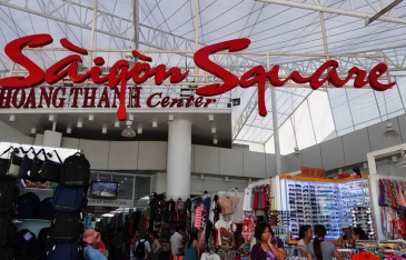 Hàng nghìn sản phẩm ở Saigon Square nghi giả mạo Rolex, Louis Vuitton, Gucci