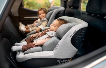 Gia đình bối rối với quy định 'ghế trẻ em trên ôtô'