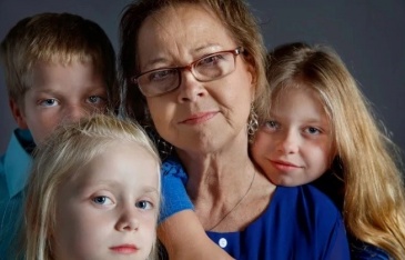 Vợ 68 tuổi lừa chồng để có thêm con