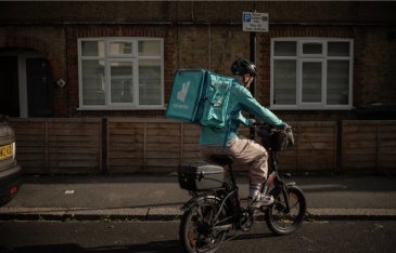 Thạc sĩ, kỹ sư làm shipper 'nô lệ' tại Anh