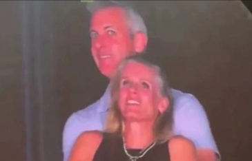 Cái giá phải trả sau nụ hôn với CEO trên Kiss Cam