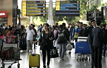 Làn sóng hủy lịch visa Mỹ đẩy nhiều chuyên gia vào ngõ cụt