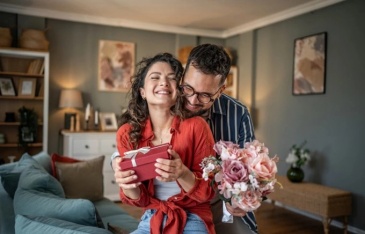 Cạm bẫy sau trào lưu 'bạn trai cung phụng'