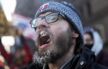 Người Mỹ tuần hành giữa giá rét -29 độ C để phản đối ICE