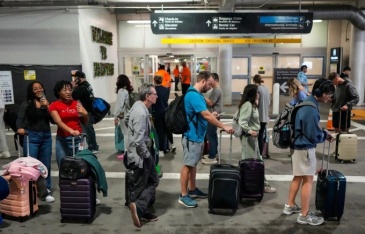 Hàng trăm nhân viên an ninh sân bay Mỹ đồng loạt nghỉ việc