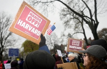 Tương lai mờ mịt của Harvard khi đối đầu chính quyền Trump