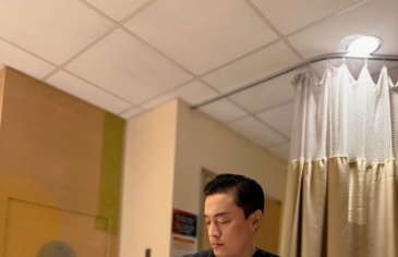 Lam Trường vỡ òa khi cắt dây rốn cho con trai trên đất Mỹ