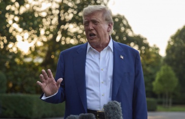 Ông Trump nổi giận, cáo buộc Israel và Iran vi phạm lệnh ngừng bắn